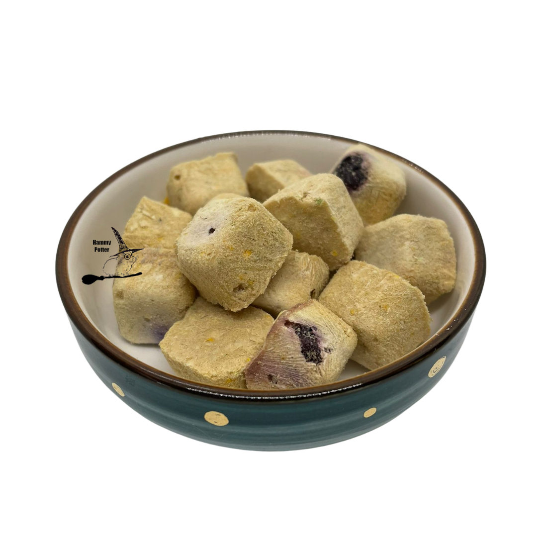 Freeze dried goat milk/chicken cubes with supplement
