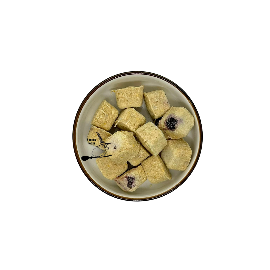 Freeze dried goat milk/chicken cubes with supplement