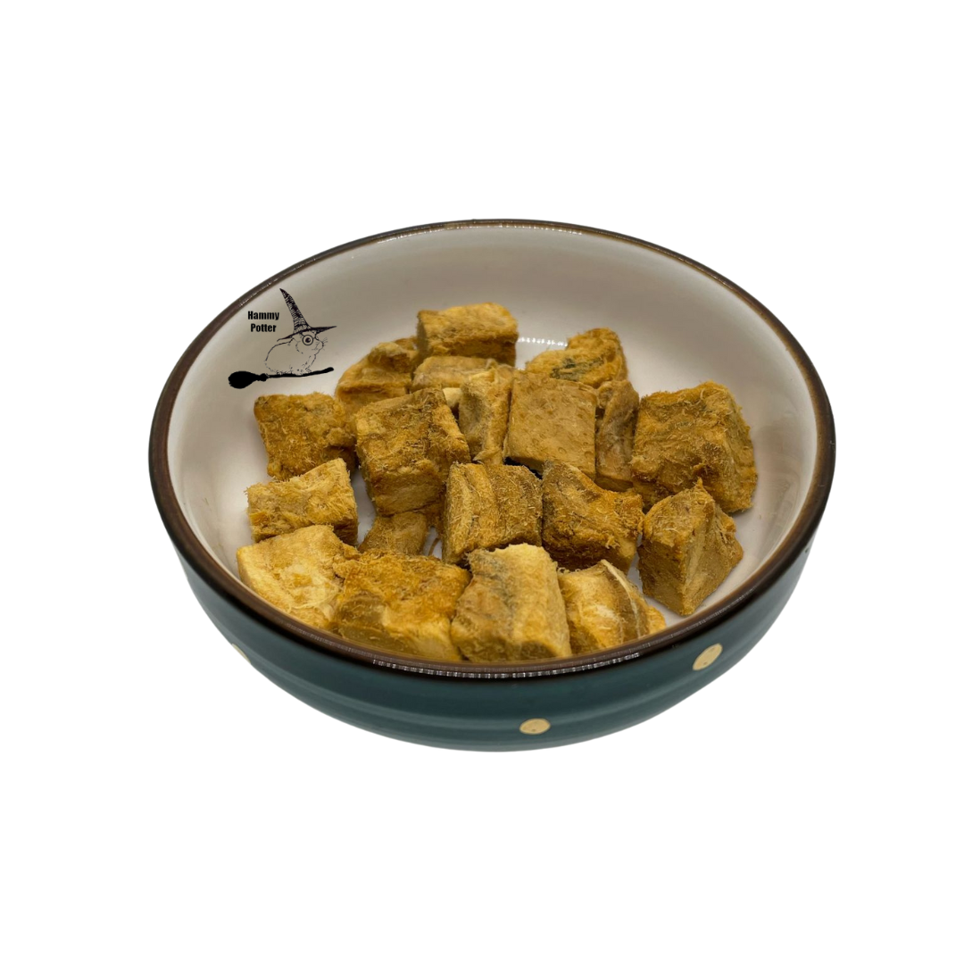 Freeze dried salmon cubes