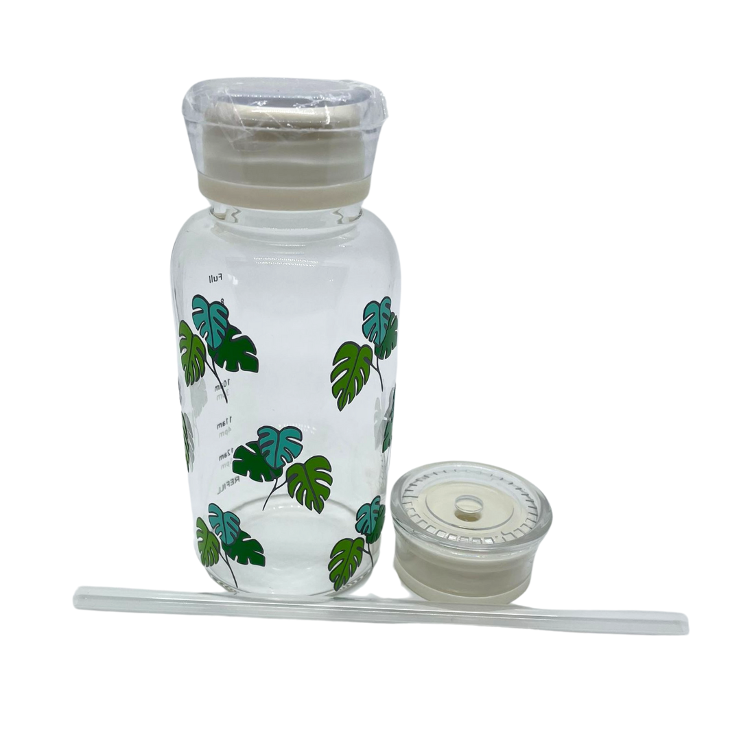 Glass tumbler with drinking straw and lid, personalized name can be added